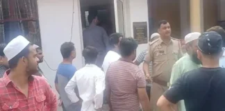 हापुड़: हैवानियत की सारी हदें पार, मासूमों के साथ बुजुर्गों ने की अश्लील हरकत , दो गिरफ्तार