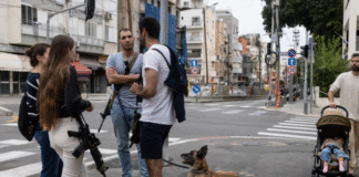 इजराइल: छोटा देश, स्टील जैसी सुरक्षा और जहां हर महिला सैनिक हैं चलती-फिरती फौज