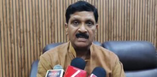 बस्ती डाक बंगला विवाद पकड़ रहा तूल, निषाद पार्टी के विधायक अनिल त्रिपाठी ने DIG से मिलकर बस्ती पुलिस के उत्पीड़न की दर्ज कराई शिकायत