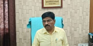 कानपुर: तीसरी बार CMO का पदभार संभालने पहुंचे डॉ. हरिदत्त नेमी, कहा- शासन के आदेशों का किया पालन