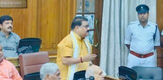 UP: विधान परिषद में गूंजे जनहित के मुद्दे, MLC विजय बहादुर पाठक ने उठाया स्मार्ट मीटर से लेकर प्ले स्कूल तक का मुद्दा MLC Vijay Bahadur Pathak