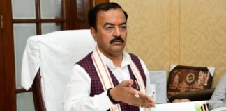 रायबरेली में डिप्टी CM के रिश्तेदारों पर हमला, बीच सड़क पर बेरहमी से पीटा, गाड़ी में भी तोड़फोड़ keshav prasad maurya