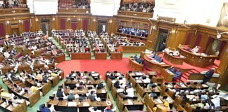 यूपी विधानमंडल का मानसून सत्र शुरू, सपा का जोरदार प्रदर्शन