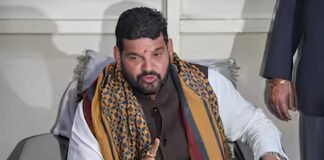 ‘पीएम मोदी की मां को गाली, बिहार में कांग्रेस खाली…’, ब्रजभूषण सिंह बोले-ओपी राजभर हल्के आदमी