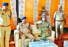 डीआईजी बस्ती का संतकबीर नगर में जनचौपाल और रात्रि गश्त : अफवाहों पर रोक, सुरक्षा पर जोर