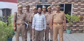 देवरिया में धर्मांतरण गैंग का पर्दाफाश, मॉल मालिक उस्मान गनी गिरफ्तार, पत्नी अब भी फरार