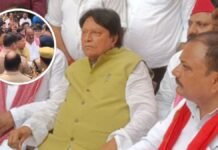 सपा सांसद रामजीलाल सुमन फिर नजरबंद, घर के बाहर लगी बैरिकेडिंग, समर्थकों की उमड़ी भीड़
