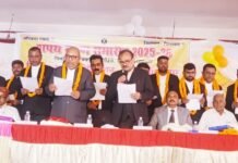 संतकबीरनगर: सिविल बार के शपथ ग्रहण समारोह में अधिवक्ताओं को संगठित रहने की सलाह