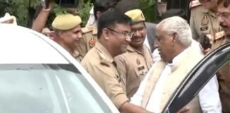 ‘हमको दरोगा चिट्ठी लिखता है…’, सपा प्रतिनिधिमंडल को बरेली न जाने देने पर भड़के माता प्रसाद पांडेय