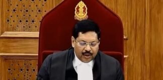 सुप्रीम कोर्ट में CJI बीआर गवई पर हमला, ‘सनातन का अपमान नहीं सहेंगे’ कहकर वकील ने फेंका जूता