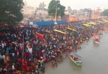 कार्तिक पूर्णिमा पर अयोध्या में भक्ति का सैलाब! लाखों श्रद्धालुओं की उमड़ी भीड़