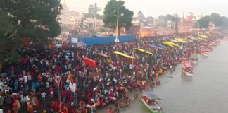 कार्तिक पूर्णिमा पर अयोध्या में भक्ति का सैलाब! लाखों श्रद्धालुओं की उमड़ी भीड़