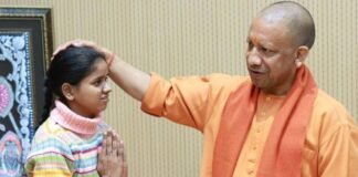 CM योगी बने कानपुर की मूक-बधिर खुशी का सहारा, इलाज और घर देने का किया वादा