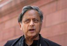 फिर नाराजगी या कोई और वजह? SIR पर कांग्रेस की बैठक से गैरहाजिर रहे शशि थरूर