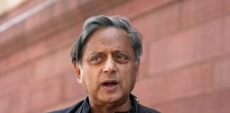 फिर नाराजगी या कोई और वजह? SIR पर कांग्रेस की बैठक से गैरहाजिर रहे शशि थरूर