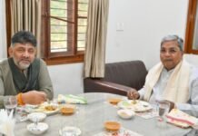 कर्नाटक CM पद को लेकर चर्चा तेज! डीके शिवकुमार ने सिद्दरमैया के साथ किया नाश्ता, फैसला दिल्ली में