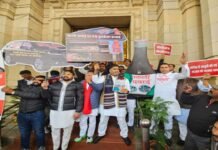 ‘काली कमाई यर करो बुलडोजर करवाई…’, कोडीन सिरप मुद्दे पर यूपी विधानसभा में विपक्ष का जोरदार हंगामा