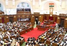 सदन में बीजेपी MLC विजय बहादुर पाठक ने उठाया जिला निगरानी समितियों की अनियमित बैठकों का मुद्दा, सरकार ने दिया आश्वासन