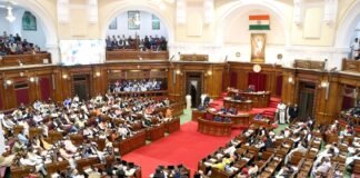 सदन में बीजेपी MLC विजय बहादुर पाठक ने उठाया जिला निगरानी समितियों की अनियमित बैठकों का मुद्दा, सरकार ने दिया आश्वासन