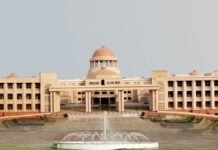 UP: कोडीन कफ सिरप मामले में विभोर राणा और विशाल सिंह को लखनऊ हाईकोर्ट से मिली अंतरिम जमानत