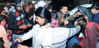 ‘सेवा और संस्कार की मिसाल…’, IACC के अध्यक्ष मुकेश सिंह ने परिवार संग SGPGI में किया कंबल वितरण