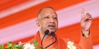 अवैध नशे के खिलाफ योगी सरकार की सख्त कार्रवाई, कोडीन के दुरुपयोग के आरोप में 128 फर्मों पर FIR