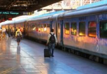 यात्रीगण ध्यान दें! आज से ट्रेन के किराए में हुई बढ़ोतरी, जानें आपकी जेब पर कितना पड़ेगा असर