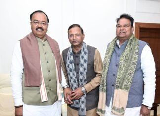 उप मुख्यमंत्री केशव प्रसाद मौर्य से मिले पंकज चौधरी और रविंद्र कुशवाहा, शिष्टाचार मुलाकात से सियासी हलचल