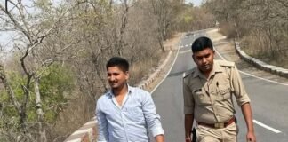 संतकबीरनगर: चेक बाउंस मामले में बालू घाट के तत्कालीन मैनेजर संतोष चतुर्वेदी को राहत