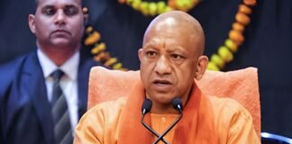 ‘स्पेशल ट्रेनें, 450 बसें और रैन बसेरे…’, गोरखपुर में खिचड़ी मेला को लेकर योगी सरकार का मेगा प्लान