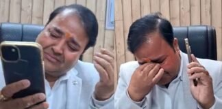 ‘फर्जी दिव्यांग सर्टिफिकेट, सरकारी नौकरी और BJP से टिकट की दावेदारी…’, योगी के समर्थन में इस्तीफा देने वाले GST अधिकारी प्रशांत कुमार सिंह की खुली पोल!