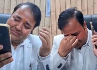 ‘फर्जी दिव्यांग सर्टिफिकेट, सरकारी नौकरी और BJP से टिकट की दावेदारी…’, योगी के समर्थन में इस्तीफा देने वाले GST अधिकारी प्रशांत कुमार सिंह की खुली पोल