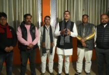 डिंपल यादव के जन्मदिवस की पूर्व संध्या पर लखनऊ कैंट में सपा का सेवा कार्यक्रम, जरूरतमंदों को बांटे गए कंबल