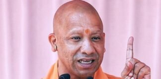 सीएम योगी का साफ संदेश, विधानमंडल बातचीत से चलती है, रुकावट डालकर नहीं