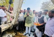 सदर विधायक ने जेसीबी चलाकर कटका–मंझरिया मार्ग का किया शिलान्यास,₹1945.83 लाख से बनेगी 8.8 किमी सड़क