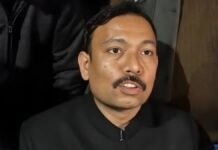 निलंबित PCS अधिकारी अलंकार अग्निहोत्री की राजनीति में एंट्री का संकेत, कहा- विकल्प की तैयारी पूरी, जल्द होगी घोषणा