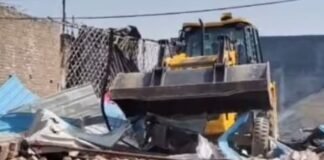 बरेली: भोजीपुरा में अवैध मस्जिद पर गरजा बुलडोजर, इलाहाबाद हाईकोर्ट के आदेश पर अतिक्रमण ध्वस्त