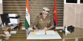 UP: लखनऊ जोन के नए एडीजी बने प्रवीण कुमार ने संभाला कार्यभार, पुलिसकर्मियों को दिए सख्त निर्देश