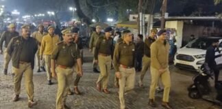 गोरखपुर में एसएसपी डॉ. कौस्तुभ का एक्शन मोड, पहले ही दिन सभी संभागों का निरीक्षण, लंबित मामलों पर सख्त निर्देश