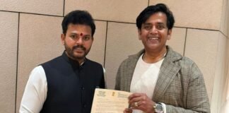 UP: गोरखपुर एयरपोर्ट पर CAT-III ILS की मांग, रवि किशन ने केंद्रीय उड्डयन मंत्री से की मुलाकात