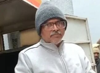 पूर्व आईपीएस अमिताभ ठाकुर को दो महीने बाद जेल से रिहाई, बाहर निकलते ही गायब, ठिकाना किसी को नहीं पता