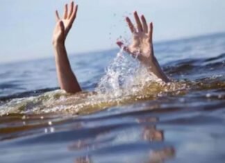 गोरखपुर: खेलते समय 3 साल के मासूम ने नाले में लगाई छलांग, लोगों ने बचाई जान ,6 महीने से अधूरा नाला, स्लैब गायब, हर पल खतरा