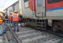 बनारस स्टेशन पर शिवगंगा एक्सप्रेस की दो बोगियां बेपटरी, शंटिंग के दौरान हुआ हादसा, डीआरएम मौके पर पहुंचे