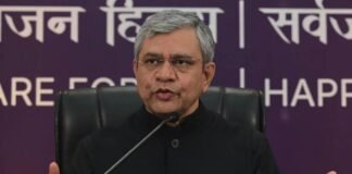 घंटों भूखे-प्यासे दौड़ते रहे लोग,AI समिट में सामान तक हो गए चोरी,मोदी के इस ने माफी मांगी