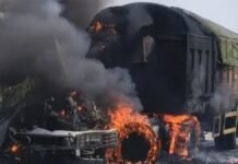 मऊ: वाराणसी-गोरखपुर हाईवे पर भीषण हादसा ,तेज रफ्तार ट्रेलर को टक्कर, शॉर्ट सर्किट से लगी आग, चालक जिंदा जलकर हुआ खाक