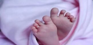 कुशीनगर: तिरुपति अस्पताल में नवजात की मौत, परिजनों का गंभीर आरोप गलत इलाज और ऑपरेशन से हुई मौत