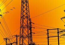 गोरखपुर: बिजली विभाग के चेयरमैन के निर्देश पर बड़ी कार्रवाई, खजनी के SDO भोलानाथ निलंबित, तीन मामलों में लापरवाही का आरोप