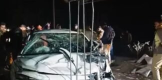 UP: मथुरा में दिल दहला देने वाला हादसा, गोवर्धन ड्रेन में गिरी तेज रफ्तार कार, 4 की मौत