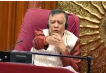 मंत्री पर भड़के स्पीकर, “काम कराने के लिए ही तो बैठे हैं!”