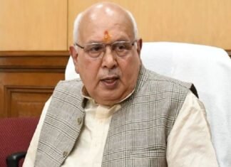 सपा विधायक बोले “मुझे खाद लेने दूसरे जिले जाना पड़ा” कृषि मंत्री का पलटवार, “सपा ने किसानों को भगवान भरोसे छोड़ा था”